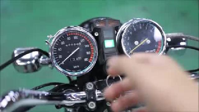 カワサキ Ｚ４００ＦＸ 昭和５５年７月登録 フル国内物 １８０Ｋｍメーター パールホワイト トリプルディスク 純正当時物 カスタム多数  Ｅ２｜旧車専門店 東海オート中川店｜新車・中古バイクなら【グーバイク】