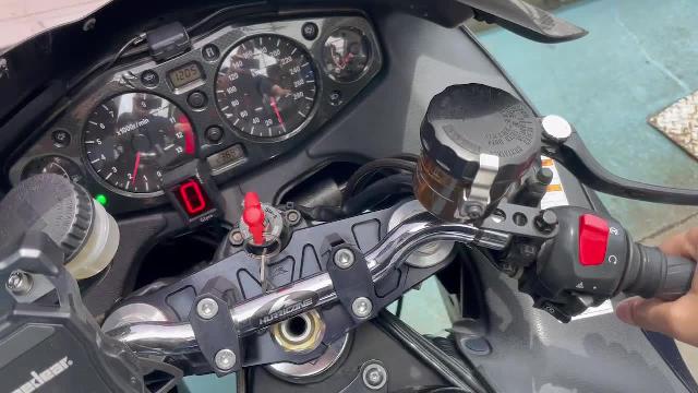 スズキ ハヤブサ（ＧＳＸ１３００Ｒ Ｈａｙａｂｕｓａ） ＧＷ７１Ａ マフラー バックステップ スライダー ブレンボ  レバー｜来世電動機（ライゼモータース）｜新車・中古バイクなら【グーバイク】