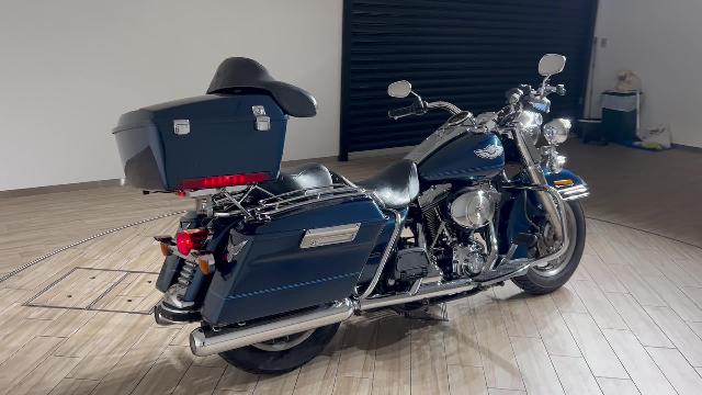 ＨＡＲＬＥＹ－ＤＡＶＩＤＳＯＮ ＦＬＨＲ ロードキング キャブ車