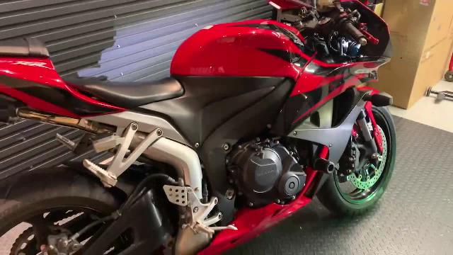 ホンダ ＣＢＲ６００ＲＲ ＰＣ４０前期逆輸入車 ヨシムラ製ＲＳ－５スリップオンカーボンマフラー ＭＲＡ製スクリーン  フェンダーレス｜ＣＨＡＭＰＩＯＮ７６ 尾張旭店｜新車・中古バイクなら【グーバイク】