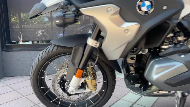 ＢＭＷ Ｒ１２５０ＧＳ ＢＭＷ認定中 プレミアムスタンダード ３点パニア新品 シートヒーター グリップヒーター フォグランプ ＥＴＣ２．０｜ＢＭＷ  Ｍｏｔｏｒｒａｄ Ｎａｇｏｙａ－Ｍｅｉｔｏ｜新車・中古バイクなら【グーバイク】