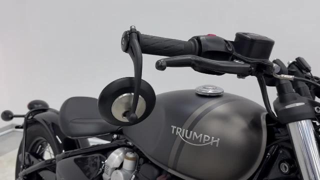 ＴＲＩＵＭＰＨ ボンネビル ボバー ２０２１年モデル・サドルシート・サイドバッグ｜バイク王 高松店｜新車・中古バイクなら【グーバイク】