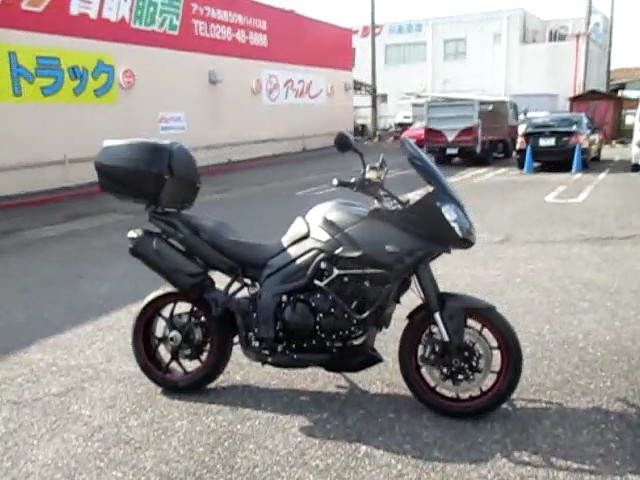 ＴＲＩＵＭＰＨ タイガースポーツ ラッピング仕様 純正トップケース他