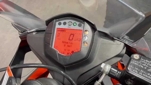 ＫＴＭ ＲＣ３９０ アクラポビッチマフラー スマホホルダー ヘルメット