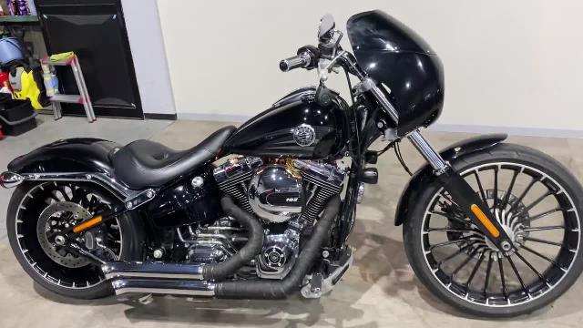 ＨＡＲＬＥＹ－ＤＡＶＩＤＳＯＮ ＦＸＳＢ ブレイクアウト ツインカム最終 ２０１７ｙモデル １６９０ｃｃ タービンホイール ＢＡＳＳＡＮＩマフラー  ビキニカウル｜ＭＩＤＷＡＹ ＭＯＴＯＯＮＥＴＷＯ｜新車・中古バイクなら【グーバイク】