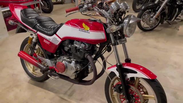 ホンダ ＣＢ４００Ｎ 中部限定カラー カラーズペイント オーバー吸管 ヨンフォアメーター ＢＥＥＴキャスト オーリンズ  ＫＳＴＹＬＥシート｜ＫＭＤ横浜｜新車・中古バイクなら【グーバイク】