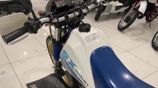 スズキ ＳＸ１２５Ｒ ＳＦ４１Ｂ ４ストロークエンジン キャブレター ディスクブレーキ リアキャリア リアボックス  ナックルガード｜Ｊｅｅｐアウトレット｜新車・中古バイクなら【グーバイク】