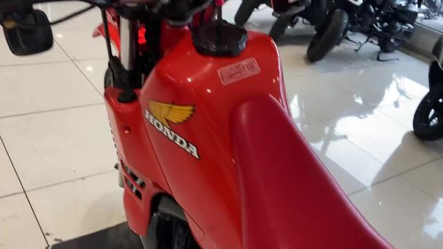 ホンダ ＭＴＸ１２５Ｒ ＪＤ０５ ２ストロークエンジン キャブレター デジタルメーター  シート張替｜Ｊｅｅｐアウトレット｜新車・中古バイクなら【グーバイク】