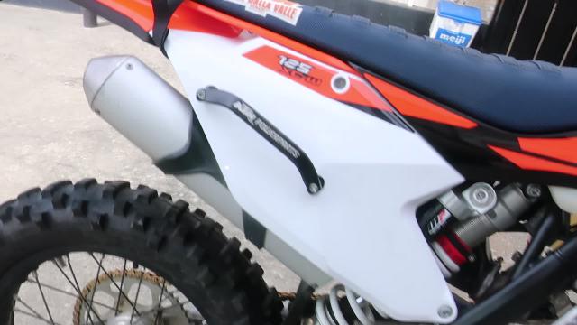 ＫＴＭ １２５ＸＣ－Ｗ ２０１８モデル セルモーター ＣＮＣトップブリッジ ソフトスプリング 公道走行仕様  ワンオーナー｜オートショップヨシマサ｜新車・中古バイクなら【グーバイク】