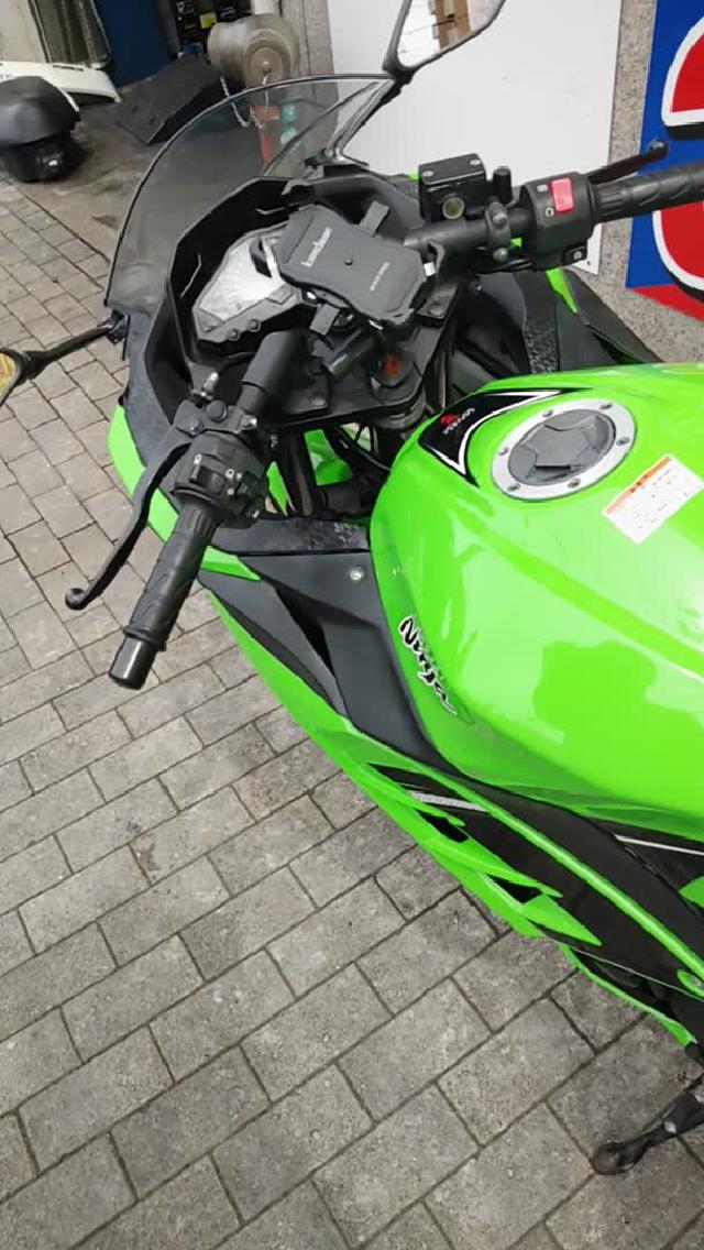 カワサキ Ｎｉｎｊａ ２５０ ＥＸ２５０Ｌ カスタムマフラー インジェクション ＡＢＳ標準装備｜ゲンチャリ屋 灘店｜新車・中古バイクなら【グーバイク】