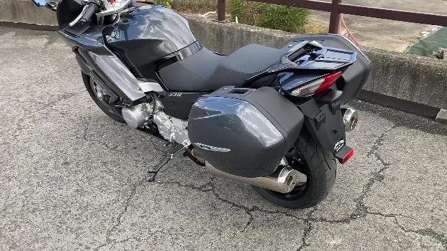 ヤマハ ＦＪＲ１３００Ａ ローダウン＆シート加工 純正パニアケース