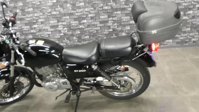 スズキ ＳＴ２５０ リアボックス｜大西商会｜新車・中古バイクなら【グーバイク】