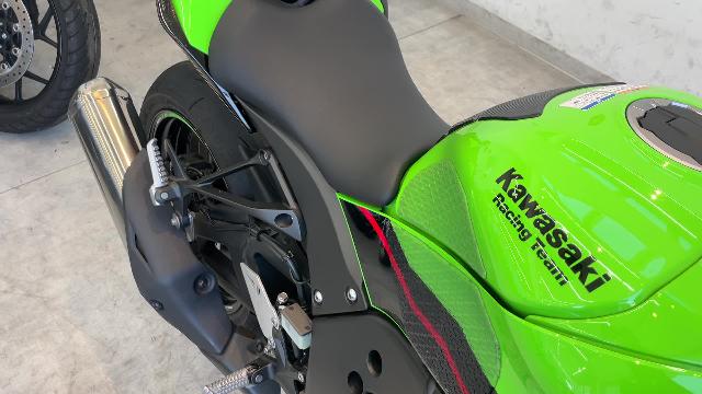 カワサキ Ｎｉｎｊａ ＺＸ－１０Ｒ ２０２１年モデル ローダウン スライダー カバーガード ＫＲＴエディション｜バイク王  東大阪店｜新車・中古バイクなら【グーバイク】