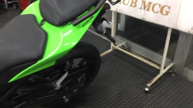 カワサキ Ｎｉｎｊａ ２５０Ｒフルノーマル 水冷４バルブＤＯＨＣツインエンジン ＦＩインジェクション マルチリフレクターデュアルヘッドライト｜株式会社  ＭＣＧ福岡｜新車・中古バイクなら【グーバイク】