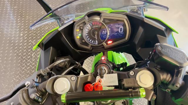 カワサキ Ｎｉｎｊａ ４００ ＫＲＴ ２０１９ ＥＸ４００Ｇ ＥＴＣ スライダー ビームスマフラー コアガード リアボックス ＵＳＢ｜（株）バイクプラザヤマノ  ｜新車・中古バイクなら【グーバイク】