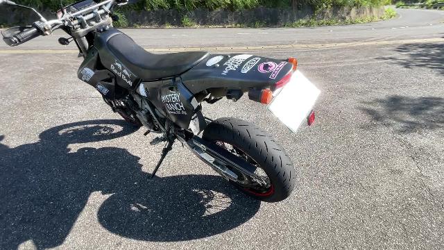 スズキ ＤＲ－Ｚ４００ＳＭ ヨシムラフルエキマフラー ガラスレンズヘッドライト＆ＬＥＤバルブ｜オートランド福岡西｜新車・中古バイクなら【グーバイク】