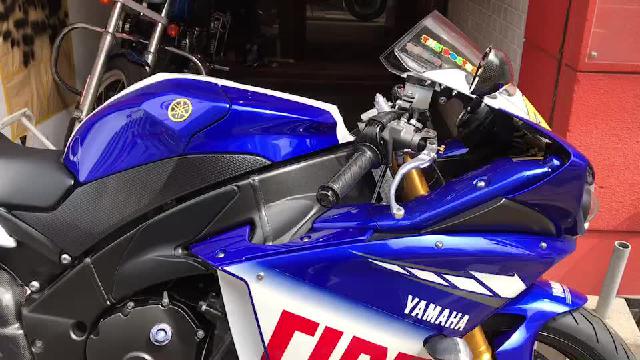 ヤマハ ＹＺＦ－Ｒ１ プレスト正規ＦＩＡＴロッシモデル｜ＢＡＵＬ