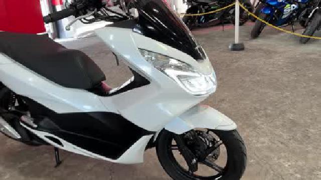 ホンダ ＰＣＸ ２０１５年式 ＪＦ５６型 グリップヒーター インジェクション車 純正キー２本付属 ＬＥＤ 新品バッテリー  １年保証｜エナジーモータースタイル 福岡店｜新車・中古バイクなら【グーバイク】