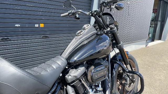 ＨＡＲＬＥＹ－ＤＡＶＩＤＳＯＮ ＦＸＬＲＳ ソフテイル ローライダーＳ ８インチプルバッグライザー サンダウナーシート ＣＣバー 前後ゼロポシャフト付  ＥＴＣ付｜オリンパスモーターサイクル 旧ハーレーダビッドソン仙台｜新車・中古バイクなら【グーバイク】