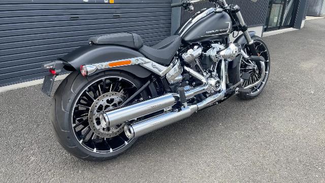 ＨＡＲＬＥＹ－ＤＡＶＩＤＳＯＮ ＦＸＢＲ ソフテイル ブレイクアウト １１７ 色替えブラックデニム １オーナー車 純正マスタッシュエンジンガード｜オリンパスモーターサイクル  旧ハーレーダビッドソン仙台｜新車・中古バイクなら【グーバイク】