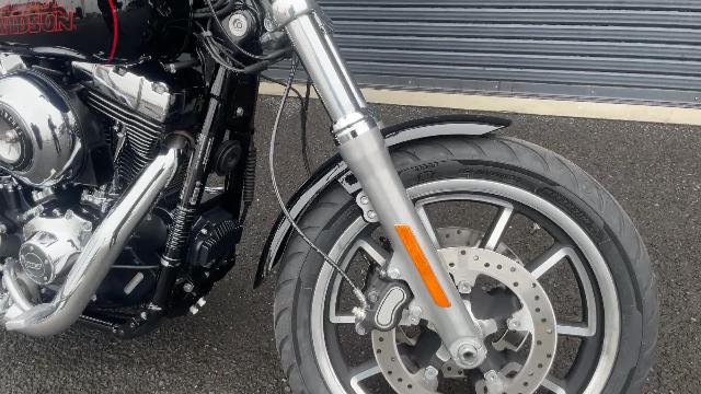 ＨＡＲＬＥＹ－ＤＡＶＩＤＳＯＮ ＦＸＤＬ ローライダー１０３ ツインカム最終型 純正シート アジャスタブルライザー仕様｜オリンパスモーターサイクル 旧 ハーレーダビッドソン仙台｜新車・中古バイクなら【グーバイク】